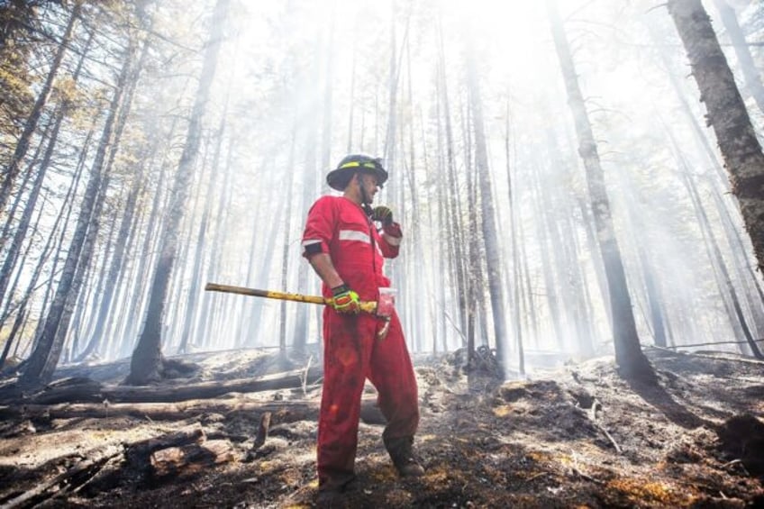 firefighters tell of hellish battle against canada wildfires