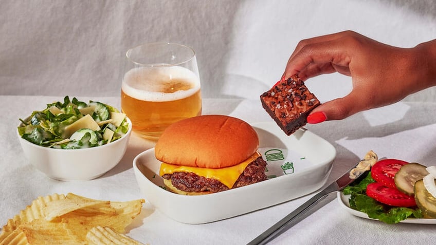 shake-shack-delta-air-lines-collab