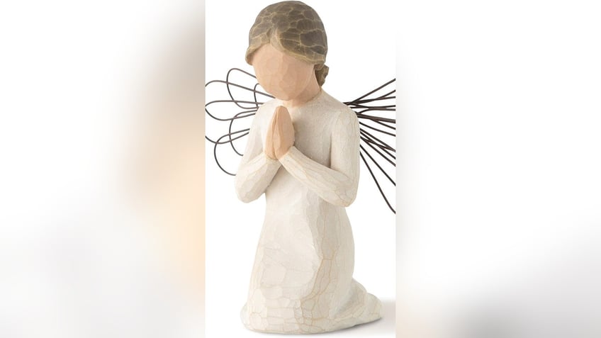 Angel praying