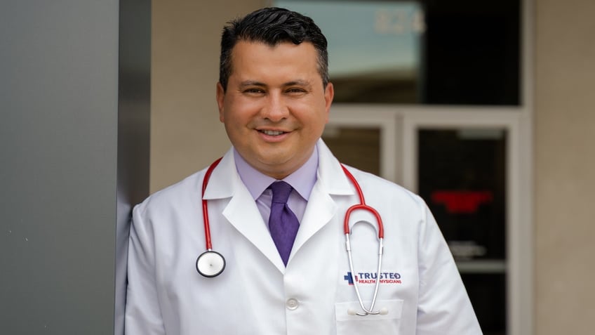 Dr. Harvey Castro