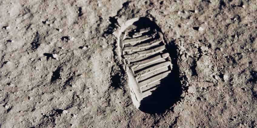 first moon landing still amazes the world today a powerful example of american exceptionalism