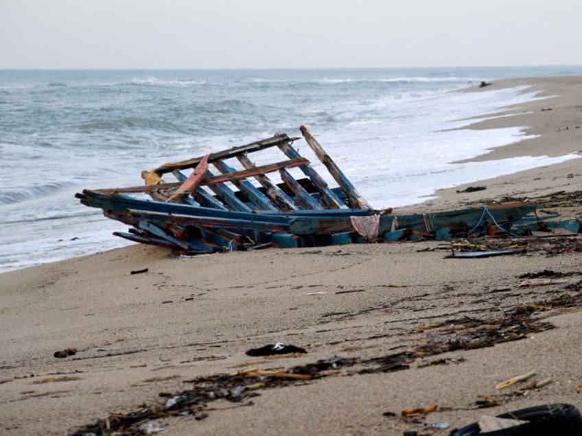 five people drown 20 left missing in migrant boat shipwreck near italy