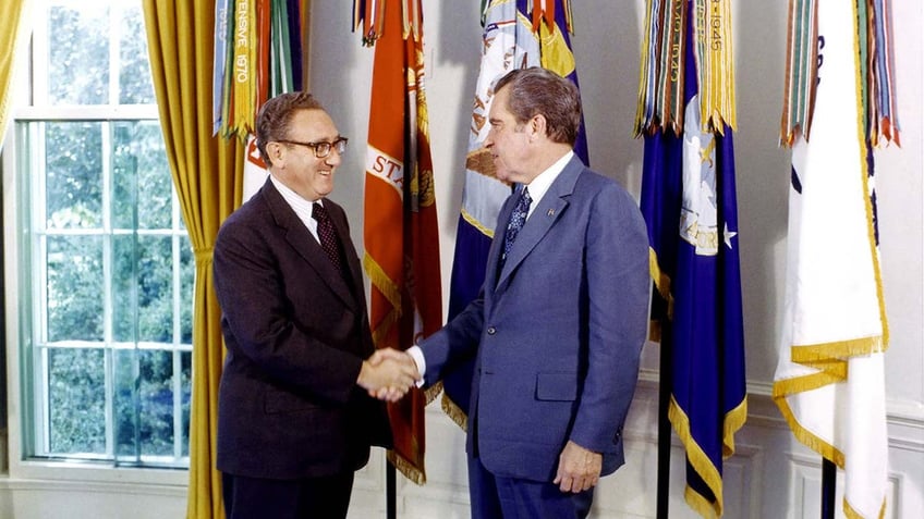 five things to know about henry kissinger a dominant figure in global affairs in the 1970s