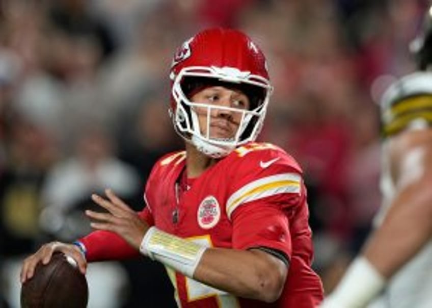 Flacco, Mahomes among 5 must-start fantasy football quarterbacks for Week 9