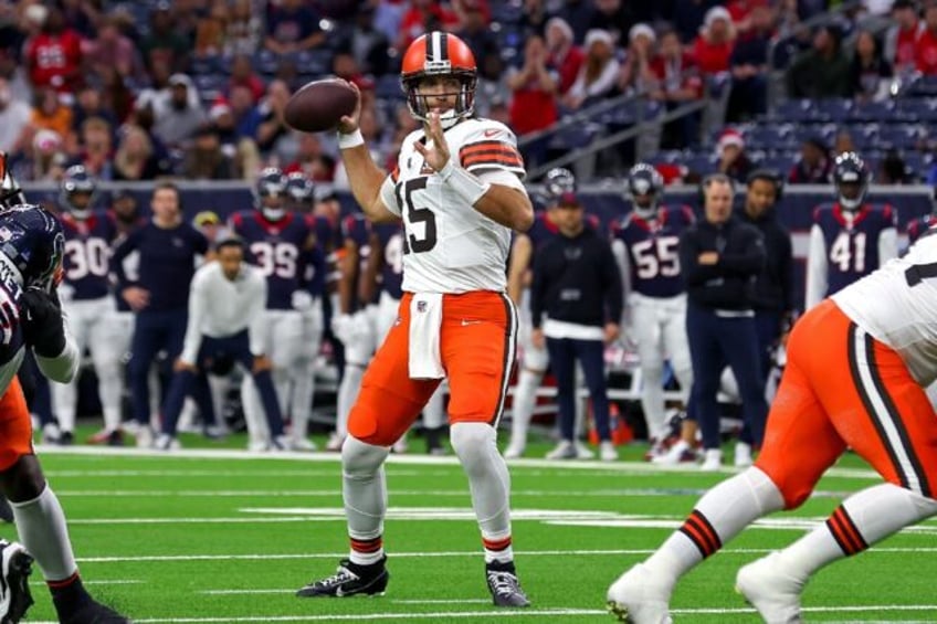 Quarterback Joe Flacco's remarkable comeback continued on Sunday as he led the Cleveland Browns to victory at the Houston Texans