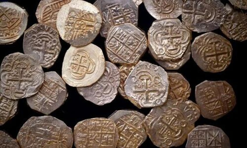 florida authorities recover 37 gold coins stolen from 1715 fleet shipwrecks