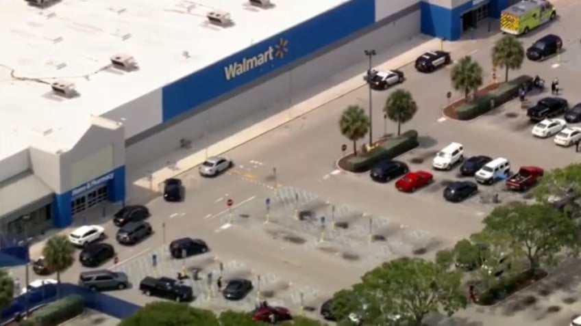 florida city walmart shooting leaves 1 person dead injures another police