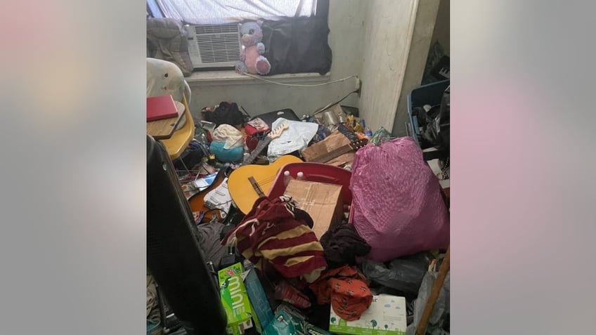 florida couple charged after kids found in squalid conditions among bugs and wearing dirty clothes cops