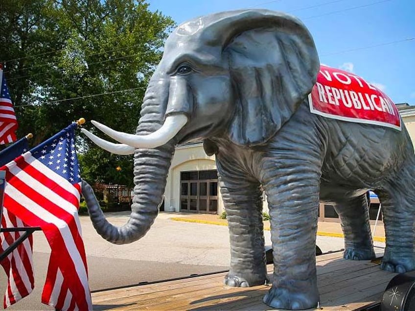 florida grows republican base with over half a million more registered voters than democrats