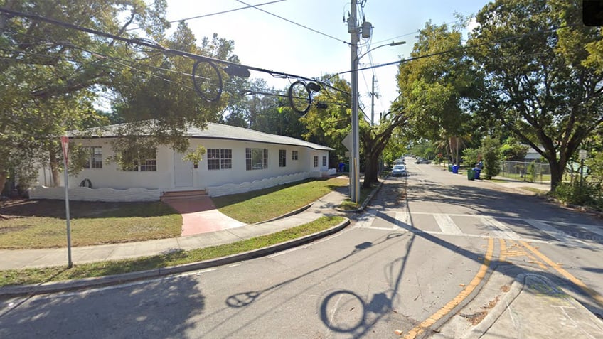 florida man accused of murder in a squatters den captured after cops bust him with cocaine cookies