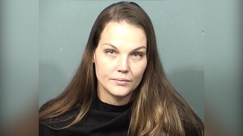 florida mother arrested after leaving baby toddler in unlocked car while she was in a bar