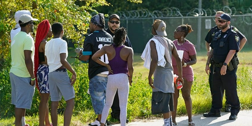 florida racially motivated shooting leaves 4 dead including shooter at jacksonville dollar general store