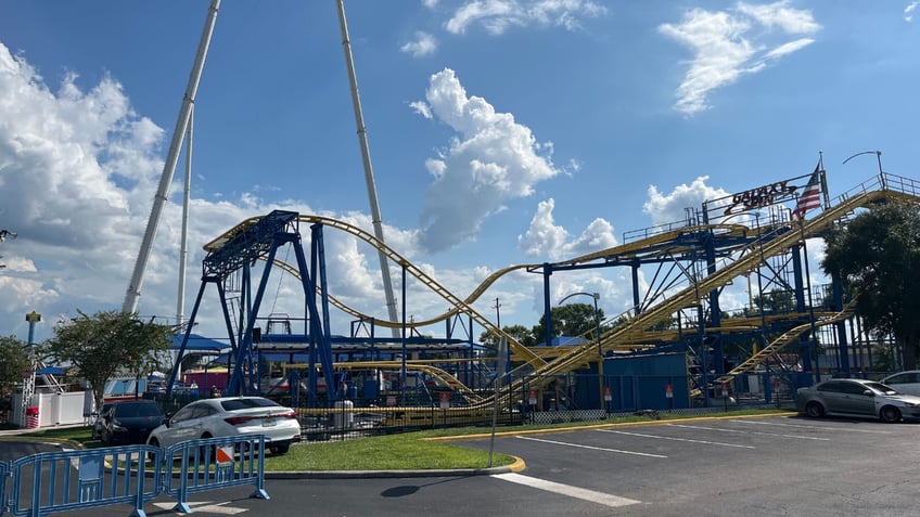 florida roller coaster reopens 2 months after 6 year old boy fell off report