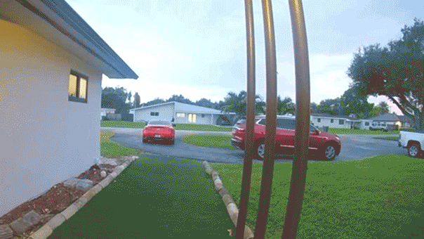 Small plane crashes into Florida neighborhood