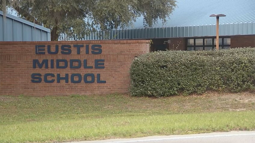 florida teachers assistant arrested after allegedly slapping middle schooler inside classroom