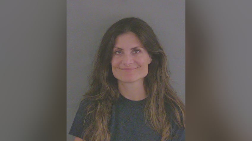 florida woman allegedly attacked 2 people at pool for doing inappropriate stretches