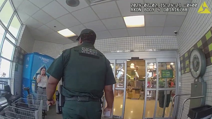 Volusia sheriff's deputy enters Publix