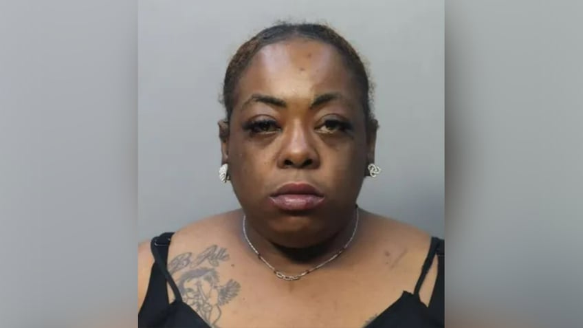 florida woman attempted to eat counterfeit cash after being busted for walmart theft report