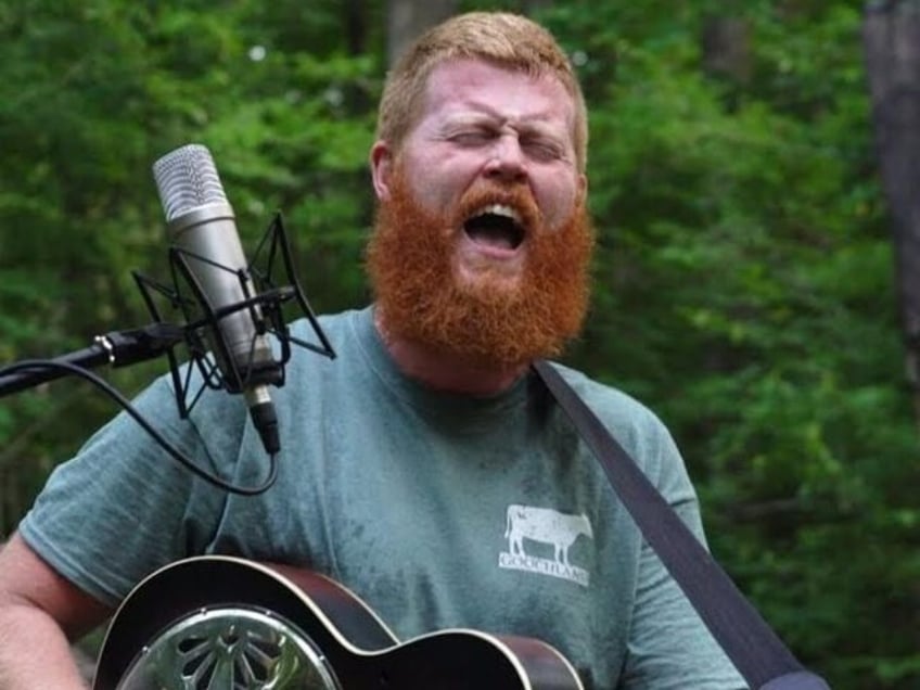 folk singer oliver anthony goes viral with searing protest song against dc elites rich men north of richmond