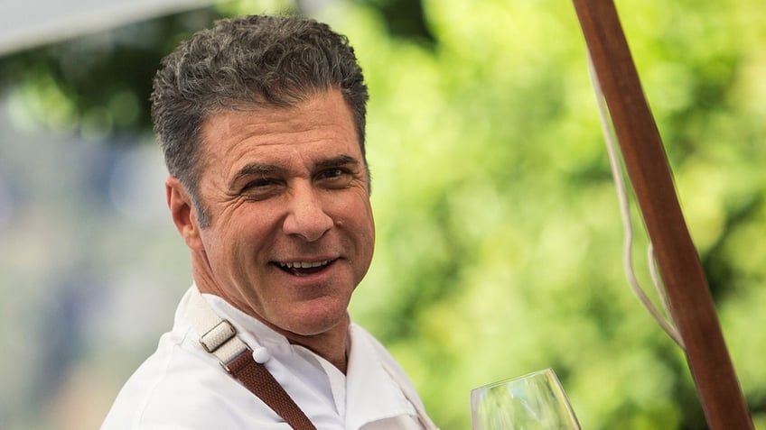 food network chef michael chiarello had no known allergies before death from anaphylactic shock
