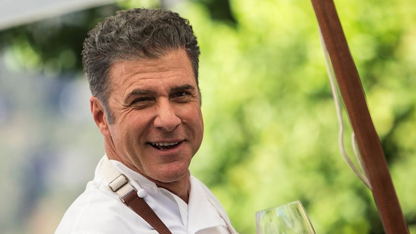 food network chef michael chiarello had no known allergies before death from anaphylactic shock