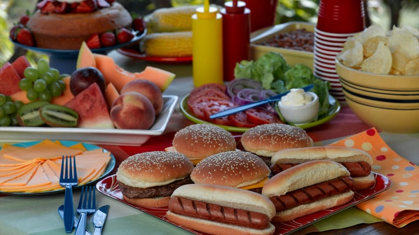 football favorites 5 tips for how to host the best tailgate party this sports season