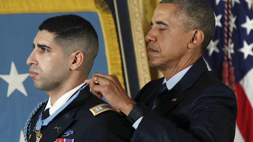 flo groberg awarded medal of honor by obama