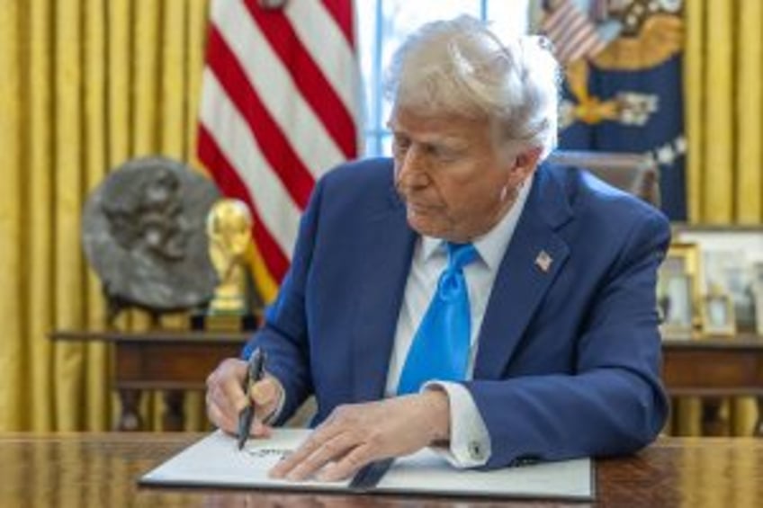 For third straight day, Trump administration imposes Iran-related sanctions amid nuclear t