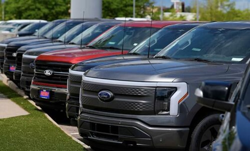 ford recalling 850000 vehicles for fuel pump failure