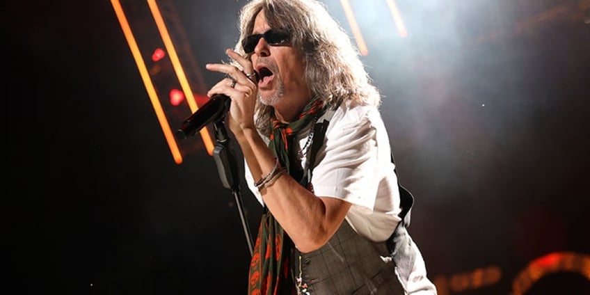 foreigner frontman kelly hansen reveals wild fan interactions as band embarks on final tour