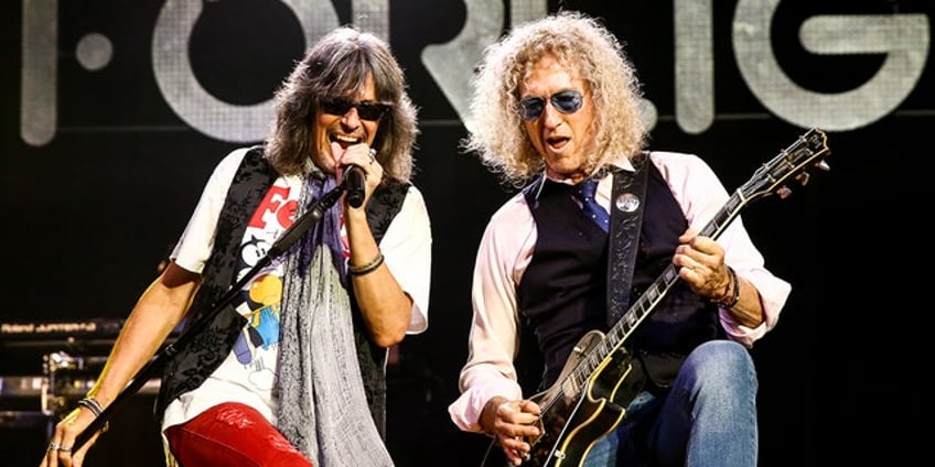 foreigner frontman kelly hansen reveals wild fan interactions as band embarks on final tour