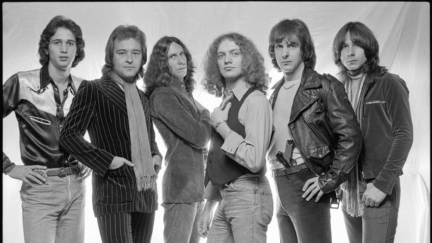 Foreigner band