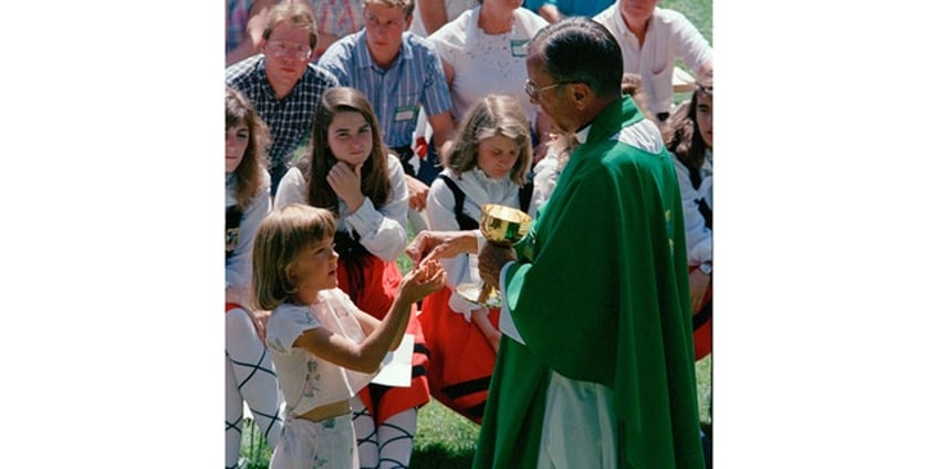 former bishop who was cleared by vatican of multiple sexual assault allegations dies at age of 91