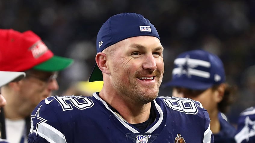 Jason Witten in a Cowboys uniform