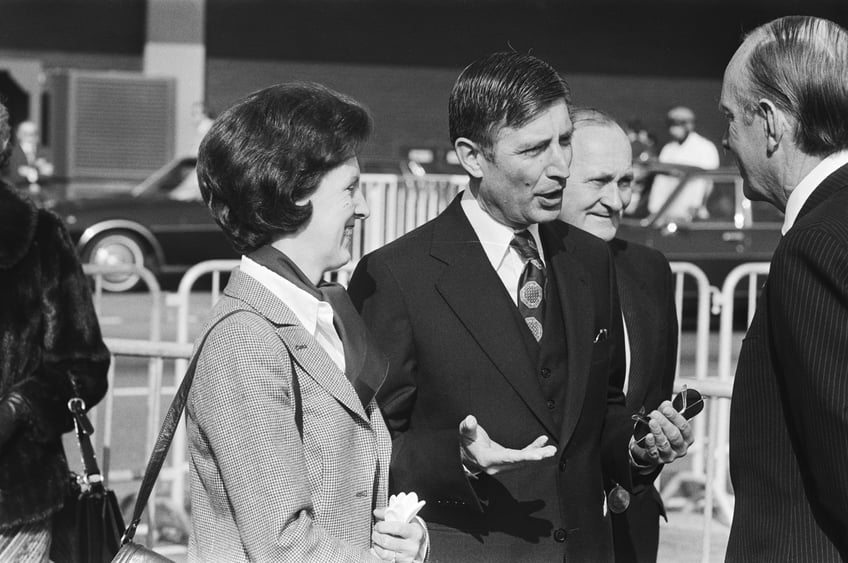 Dutch Prime Minister Dries van Agt and wife in conversation with America's Vice President Walter Mondale. April 21, 1979. Wikipedia Commons.