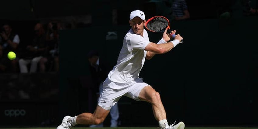 former mens tennis pro claims top ranked iga swiatek isnt great for womens game over hat styling