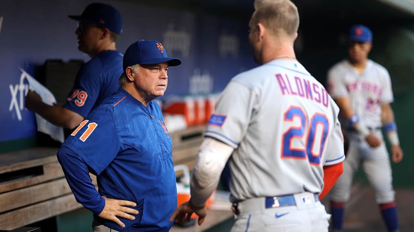 Buck Showalter and Pete Alonso