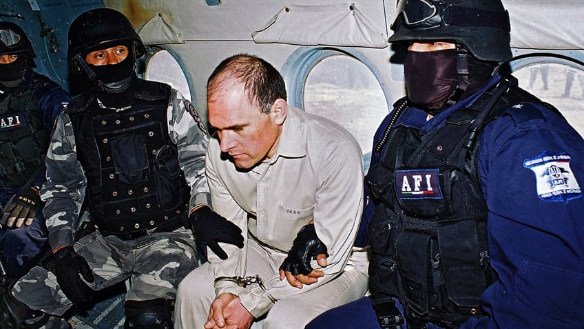 Osiel Cárdenas Guillén on plane