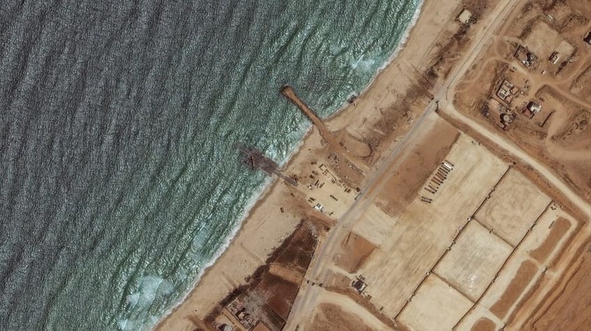 Gaza pier after