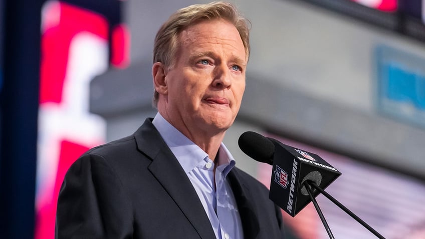 former nfl network reporter jim trotter files discrimination retaliation lawsuit against nfl