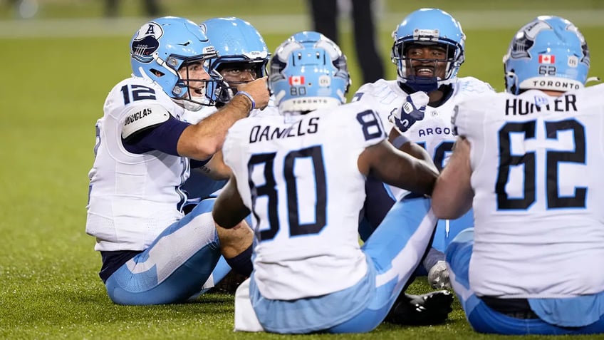 former nfl qb college star leads cfl teams awesome dinner touchdown celebration