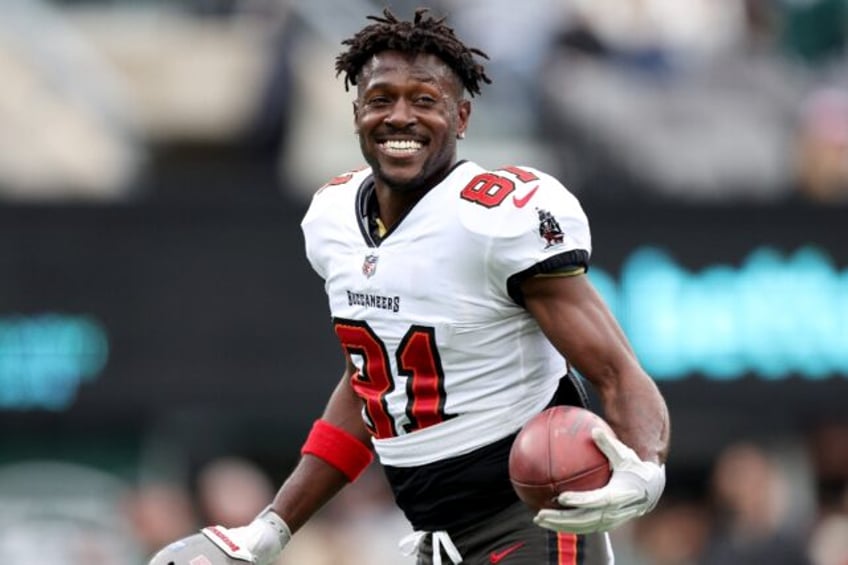Former NFL star Antonio Brown is wanted by police in Florida on charges of attempted murde