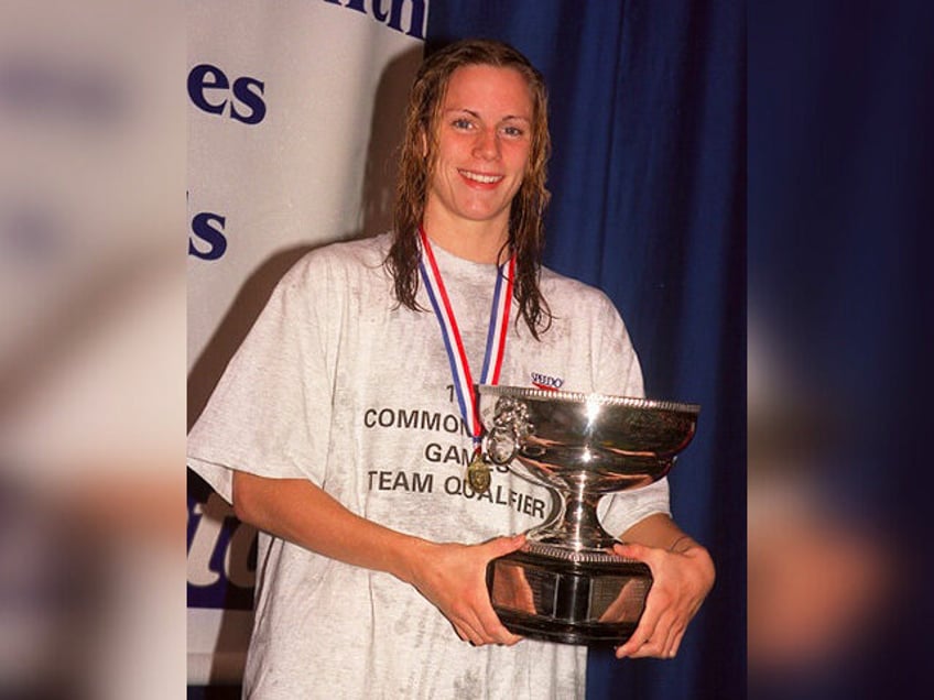 former olympic swimmer helen smart dies suddenly at 43