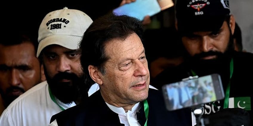 former pakistan prime minister arrested as court hands down three year jail sentence in corruption case