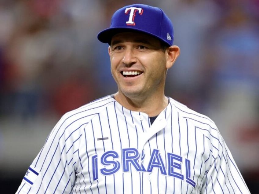 former rangers second baseman ian kinsler wears israel national team jersey for ceremonial first pitch