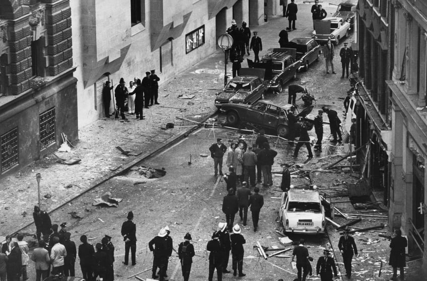 8th March 1973: Police and emergency services amid the debris outside the Old Bailey, London, after a car bomb exploded. The Provisional IRA claimed responsibility. (Photo by Les Graves/Fox Photos/Getty Images)