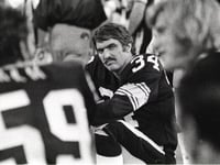 Former Steelers Linebacker Andy Russell Dies at 82