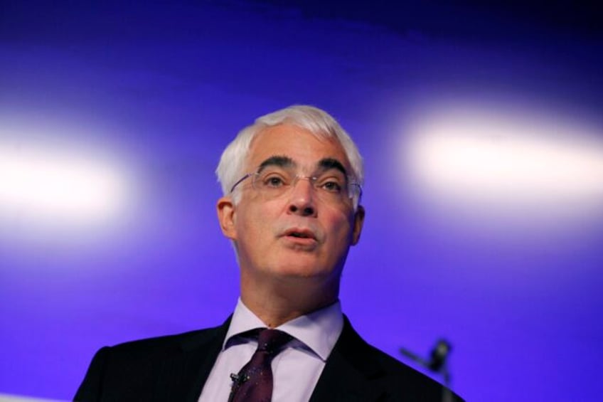 former uk treasury chief alistair darling who steered nation through a credit crunch has died