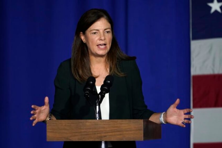 former us sen kelly ayotte throws hat into race for new hampshire governor