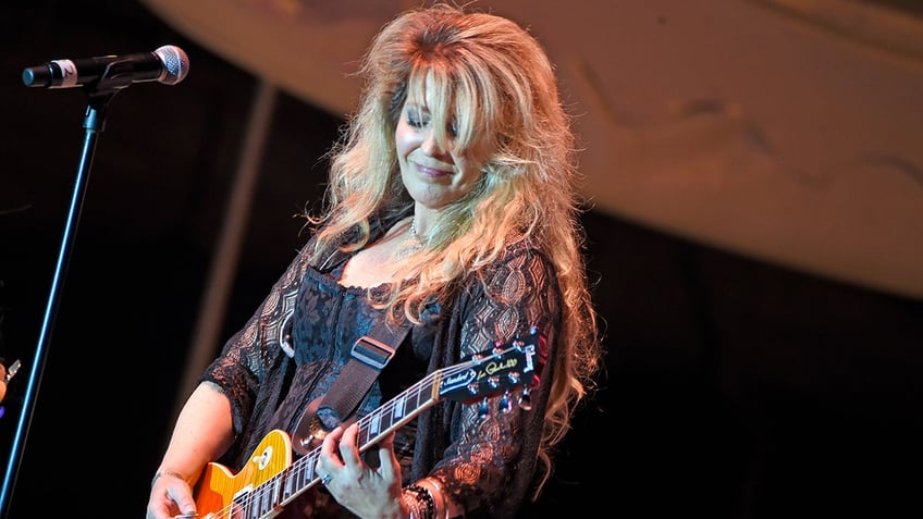 former vixen singer janet gardner now a dental hygienist recalls ozzy osbourne tour during 80s metal fame